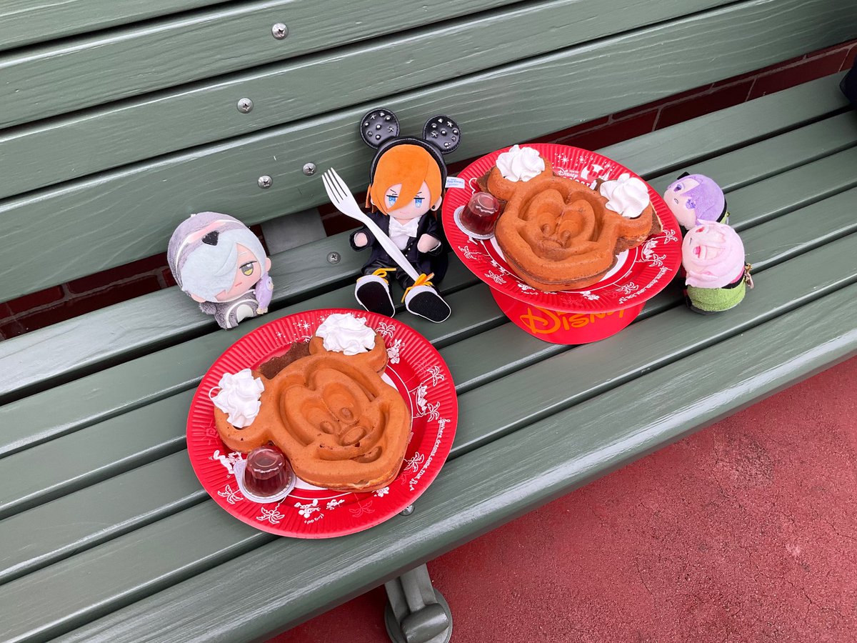 もちたちわっふるたべてきた。
異種交流会だった。