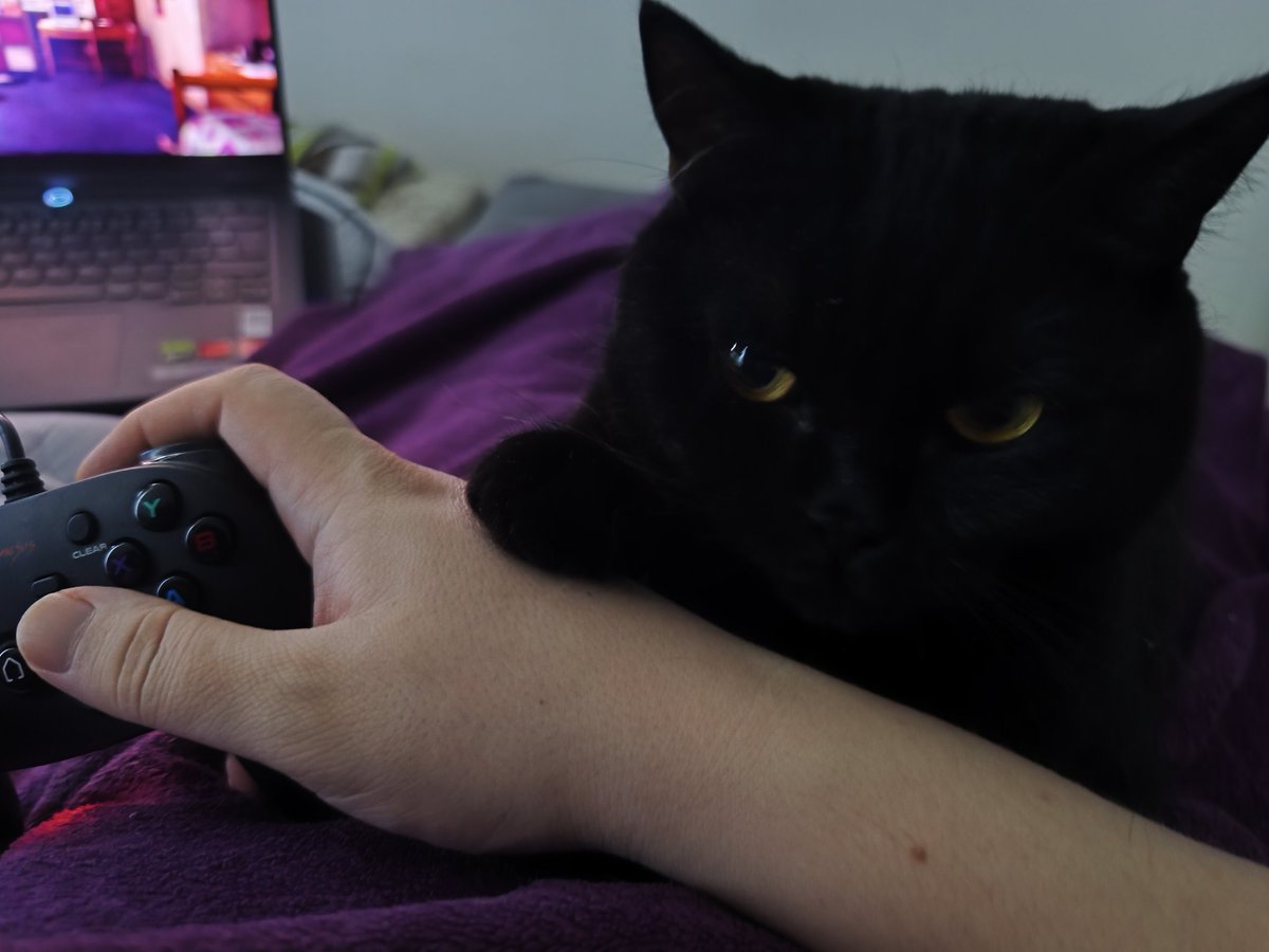 Čertička zase hraje se mnou.