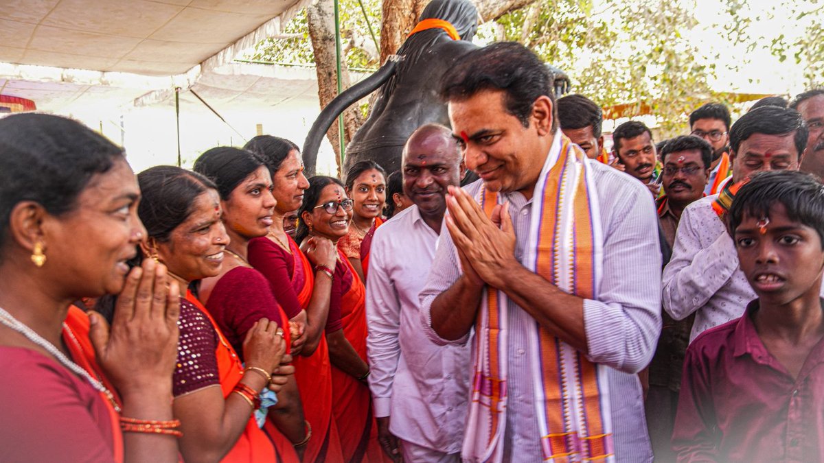 BRSParty_News's tweet image. శ్రీ రామ నవమి సందర్భంగా రాజన్న సిరిసిల్ల జిల్లాలో పలు ఆలయాలను దర్శించుకొని  అక్కడ జరిగిన పూజా కార్యక్రమాల్లో పాల్గొన్న బీఆర్ఎస్ వర్కింగ్ ప్రెసిడెంట్ @KTRBRS 

#RamaNavami