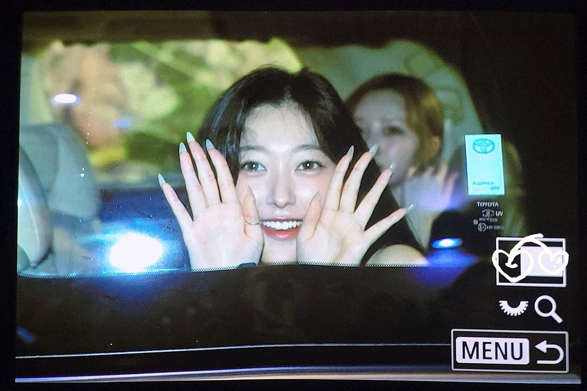 𝑪𝒉𝒆𝒓𝒓𝒚 𝒊𝒏 𝒕𝒉𝒆 𝑪𝒉𝒐𝒆𝒓𝒓𝒚 🍒 tweet media