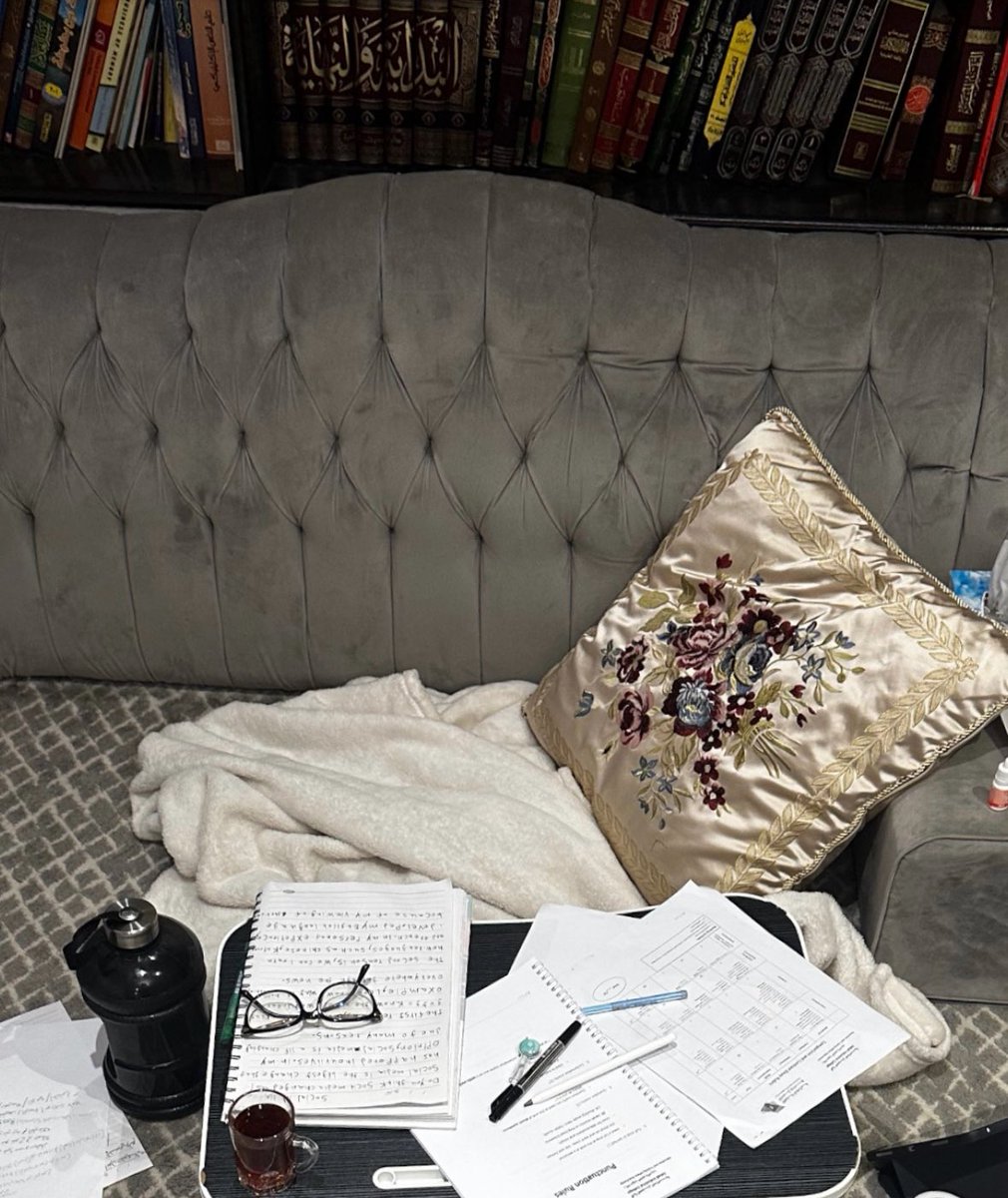 دايم قبل تذاكرون قولو هذا الدعاء

اللهم ألهمني علمًا أعرف به أوامرك وأجتنب به نواهيك، وارزقني بلاغة فهم النبيين، وفصاحة حفظ المرسلين، وسرعة إلهام الملائكة المقربين، وعلّمني أسرار حكمتك يا حي يا قيوم
 الله إنّي أعوذ بك من علمٍ لا ينفع، وقلبٍ لا يخشع، ودعاءٍ لا يُسمع، ونفسٍ لا تشبع