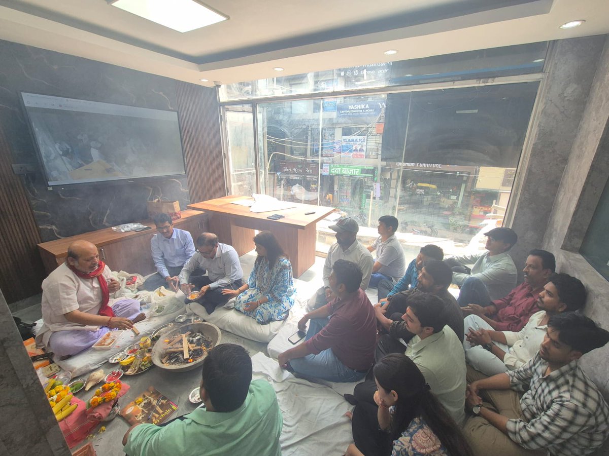 Compton01041995's tweet image. 🚀 Proud moment for Compton Computers!We’ve inaugurated our new office &amp;amp; Experience Center in Delhi 

✔️ Live Video Conferencing Demo Zone
✔️ Dedicated NOC &amp;amp; SOC SetupVisit us to explore real-time IT solutions before you decide.
📍 Kalkaji, New Delhi 

 #ITSolution