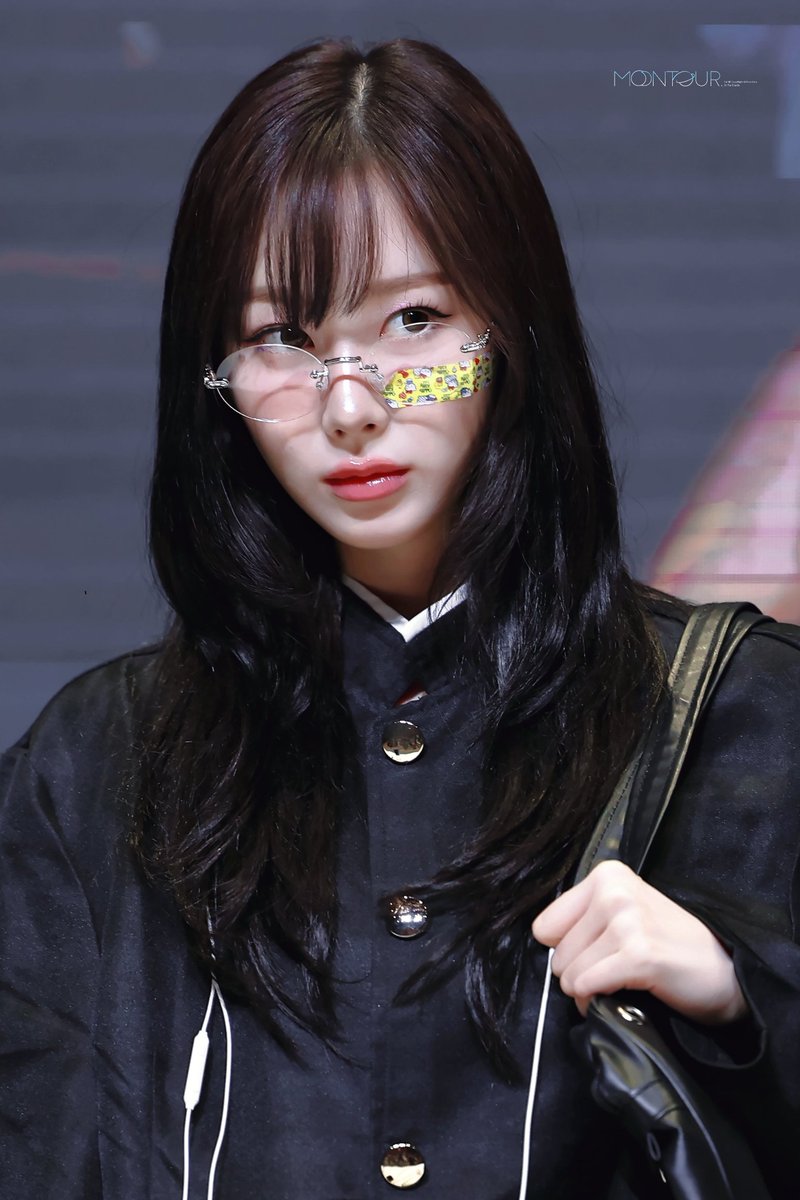 MoonTour. tweet media