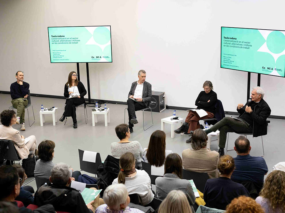 FMCmunicipis's tweet photo. Assistim a la presentació de l’informe ‘Les condicions laborals en els serveis externalitzats dels equipaments culturals públics de Catalunya’
L’informe evidencia les problemàtiques que han implicat la licitació de #contractes de serveis culturals en els treballadors i se centra en els factors que intervenen en el procés de contractació, els agents que hi participen i les propostes que puguin contribuir a la millora.
#cultura #municipis
👉https://t.co/uJkgAC64tE