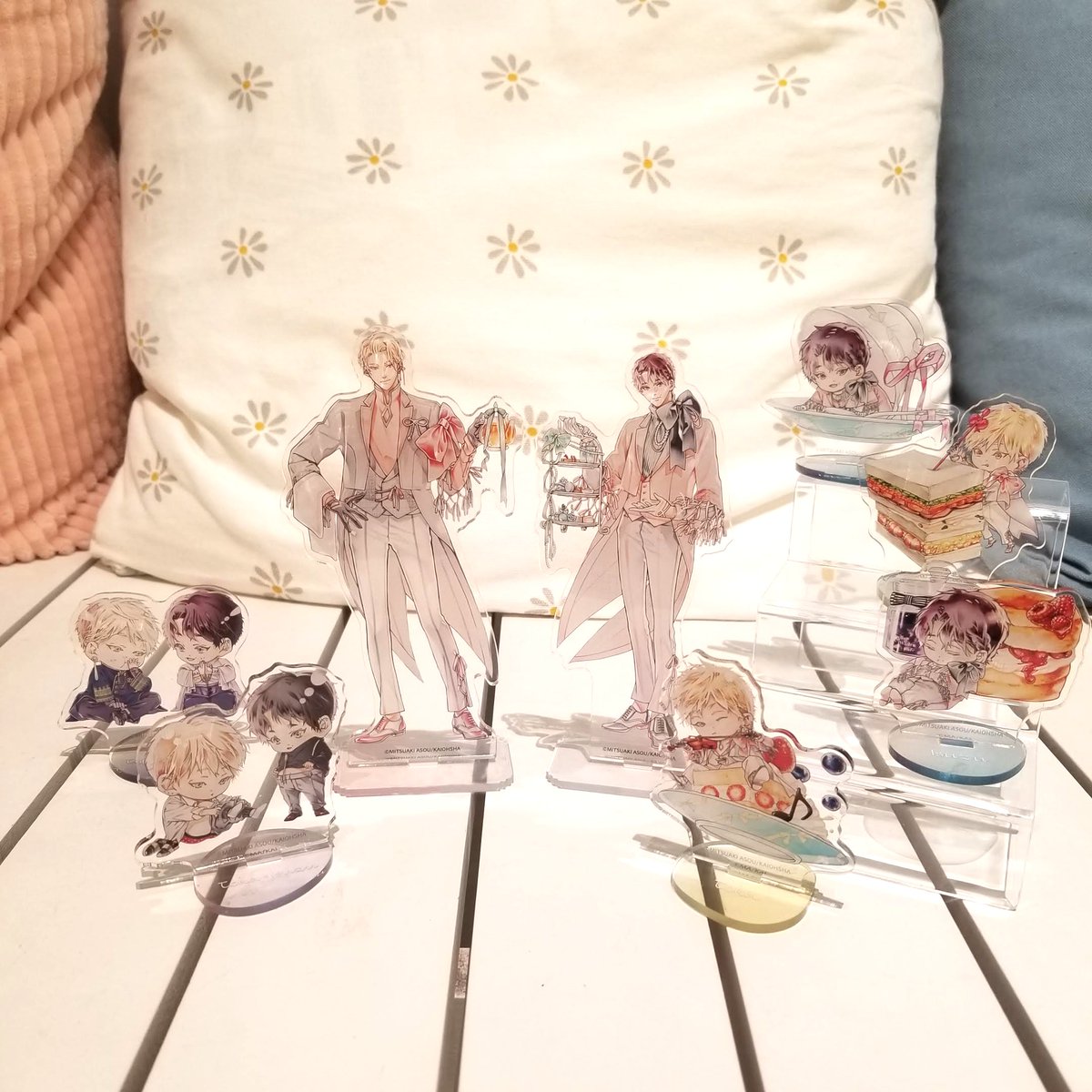 ◠◠◠◠◠୨♡୧◠◠◠◠◠

#世界でいちばん遠い恋×#コラボカフェ本舗BLANC
𝙼𝚎𝚕𝚕𝚘𝚠 𝚆𝚒𝚗𝚝𝚎𝚛 𝙲𝚊𝚏𝚎
❄️グッズ通販開催中❄️

◡◡◡◡◡୨♡୧◡◡◡◡◡

＃麻生ミツ晃 先生描き下ろしイラストのグッズが盛りだくさん✨
📣この機会にぜひお見逃しなく‼