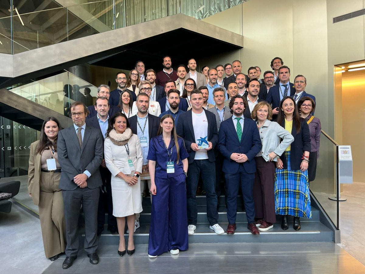 ESABICAndalusia's tweet photo. Nuestra mánager, Gracia, participó como jurado en los #PremiosEmprendeXXI Andalucía🚀. Una jornada inspiradora con #startups de gran potencial. Enhorabuena a todas y especialmente a @qamarero, ganadora 🎉. 

@CATECTechCenter @aee_gob @AndaluciaJunta @Ayto_Sevilla https://t.co/vcm4QRiKLC