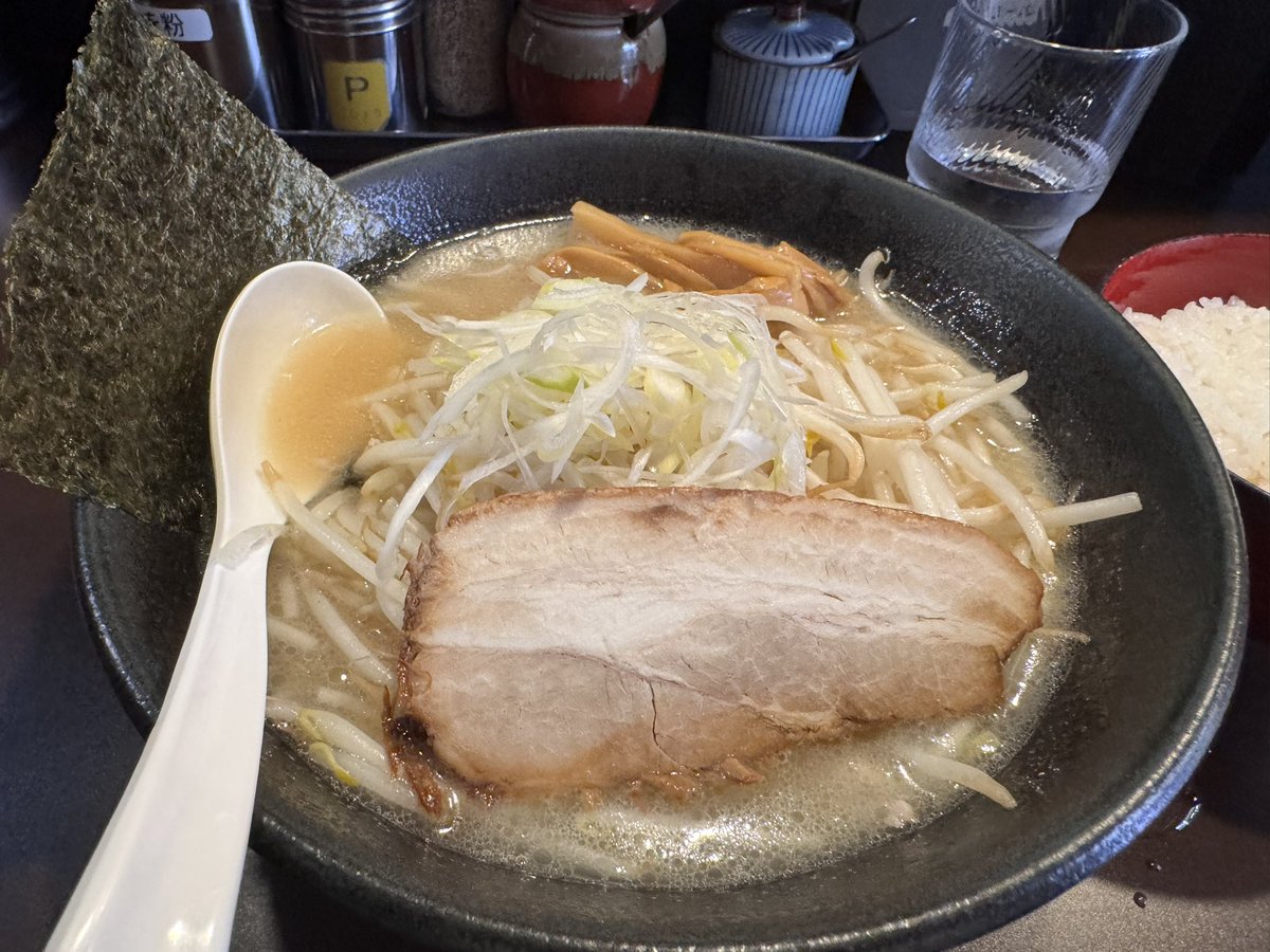 今日の昼飯は、らーめん一蔵！
在宅勤務の昼飯！美味かったー(^^)