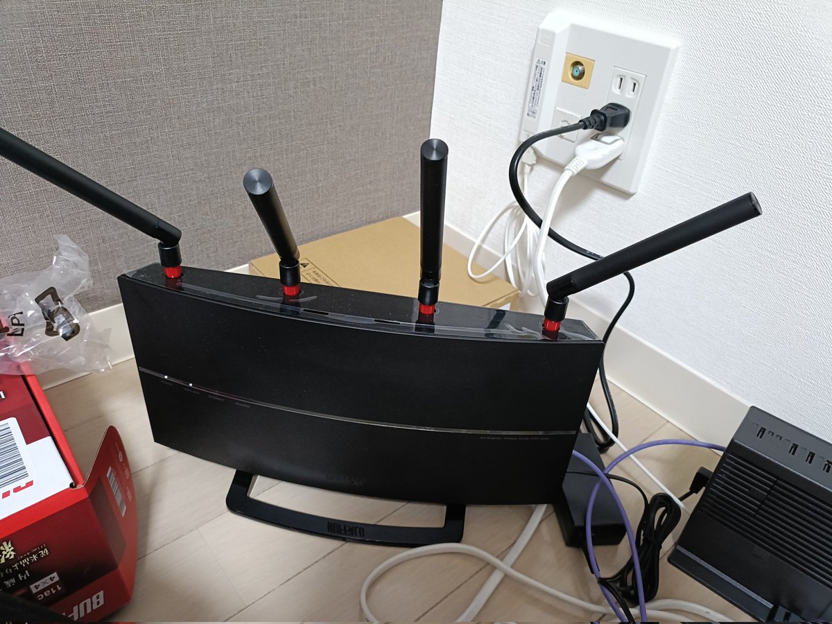 かろっく tweet media