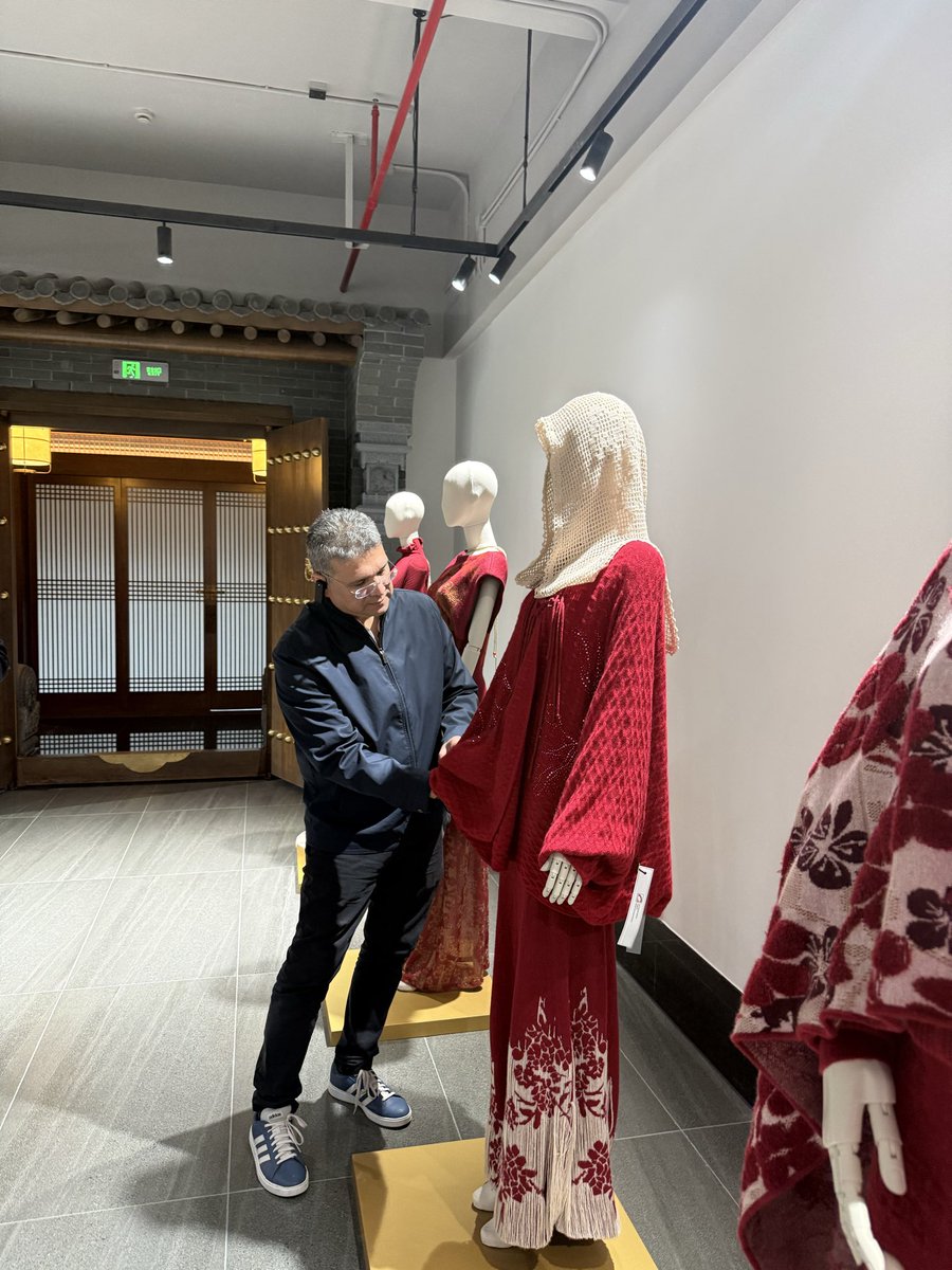 NewHorizon6211's tweet image. Welcome to Ningbo.
Smart port, robotics, AI —
and one thing in common:
everyone’s looking for what we can build together next.
Today’s visit brought global guests closer to Ningbo’s tech scene — and opened up new conversations.
#Nicaragua #ningbochina #SmartPort #Robotic #AI