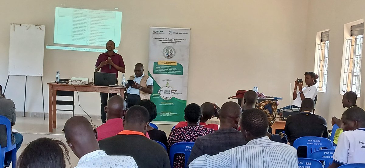 LocalPallisa's tweet photo. Selected district technical staff, Community Development Officers, and farmers are participating in a refresher training on Farmer Institutional Development (FID) at the district headquarters under the Climate Smart Agricultural Transformation Project.
@MAAIF_Uganda 
@UCSATP https://t.co/XOPqD1o3FG