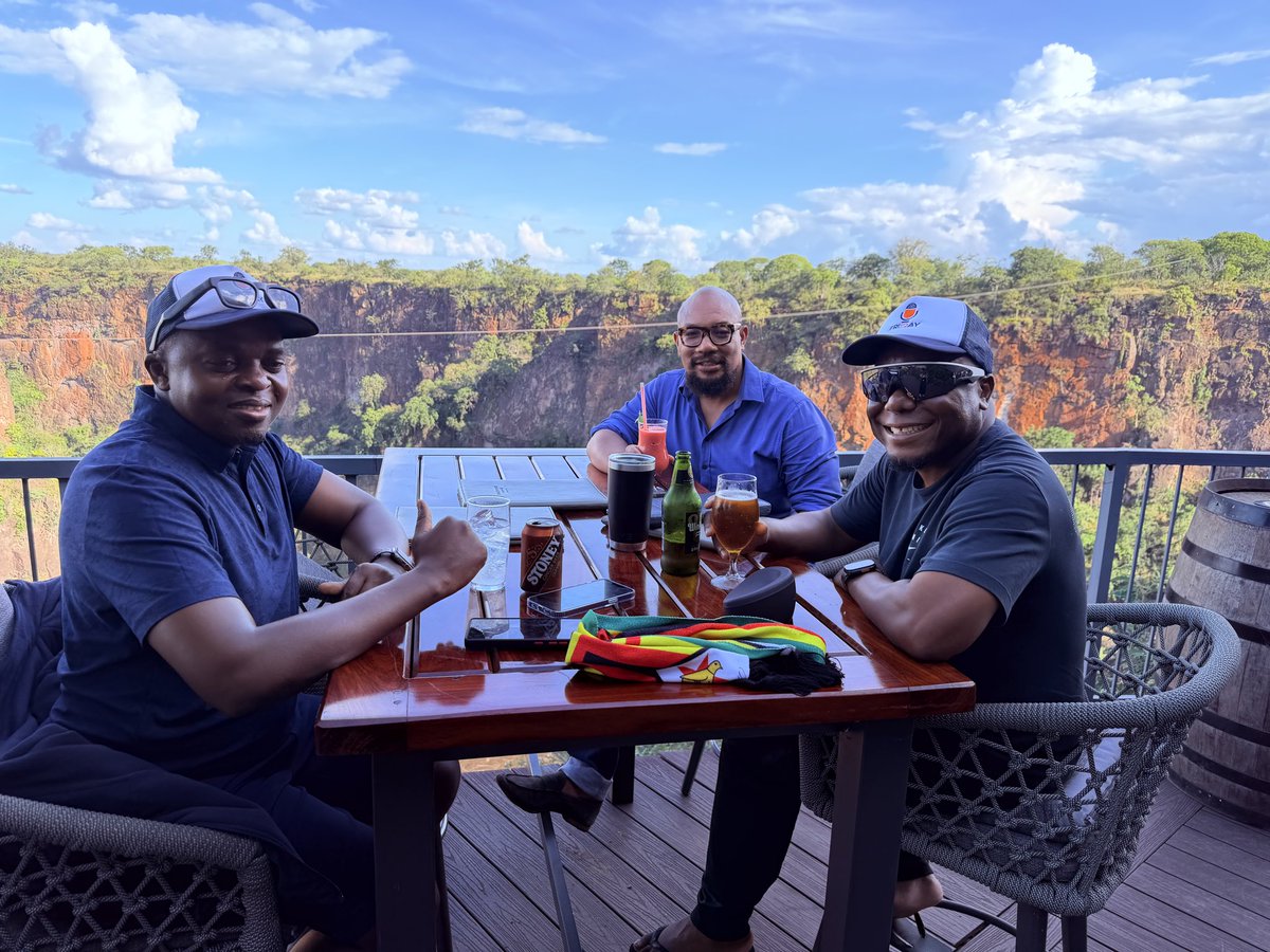 BorderRusike🇿🇼🏴󠁧󠁢󠁥󠁮󠁧󠁿 tweet media