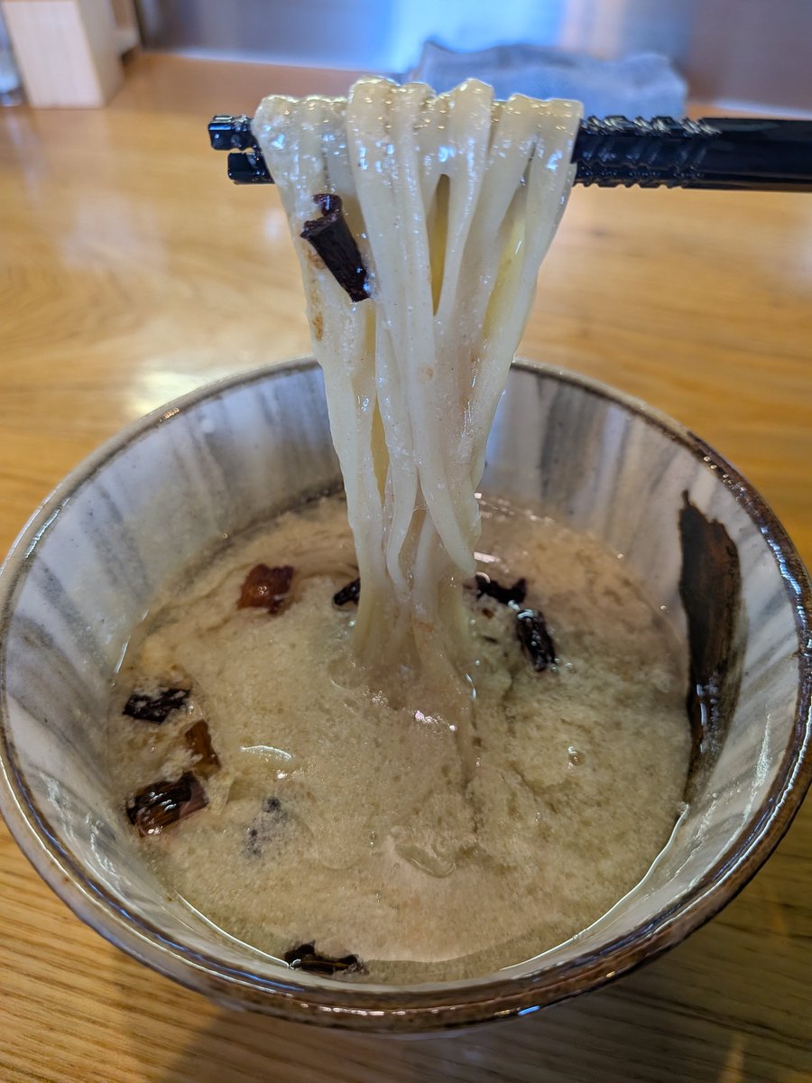 タキ タキ tweet media