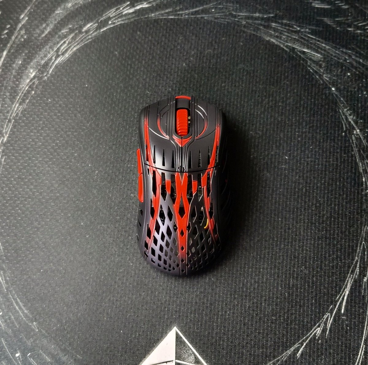 Pwnage Stormbreaker V3, Hidden king of Ergo-mice? - Review

One of the lightest ergo-mice in the market, coming at roughly 50 grams with a unique trait, what more do you need?

• In the box, pricing &amp; specs
What you'll get along the mouse: 8k dongle, USB-C cable, 2 sets of PTFE