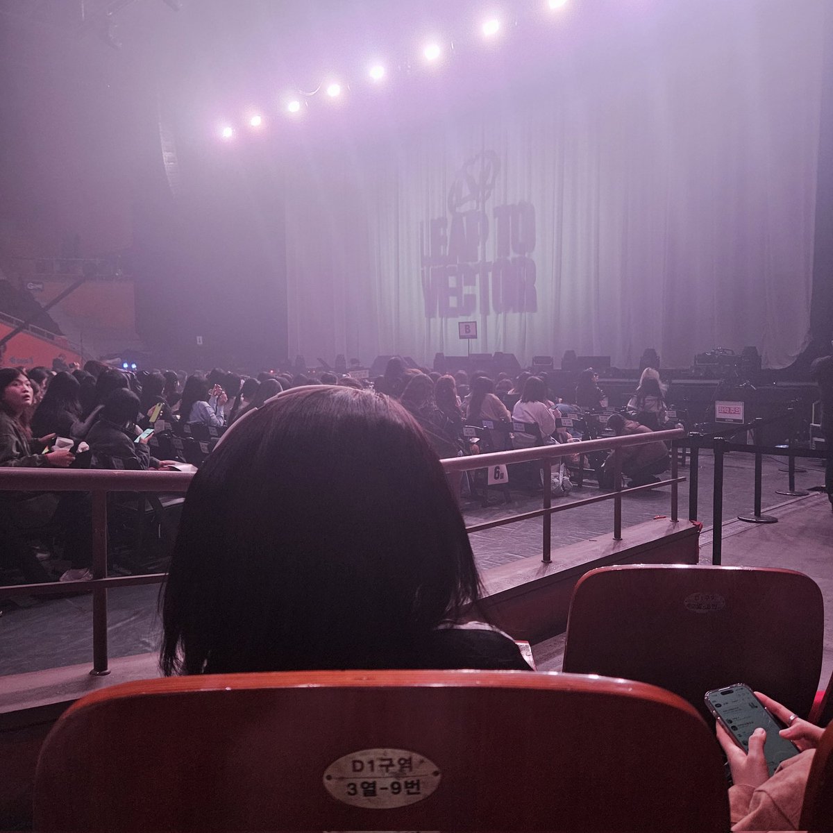 big_egg_potato's tweet photo. 올림픽홀 D1구역 4열 시야 https://t.co/4LGNEMFso4