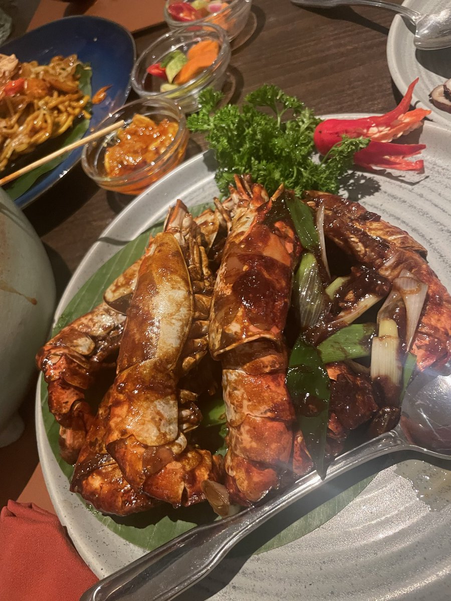 daynabob's tweet photo. インドネシア飯が美味すぎる😋🍚 https://t.co/tBhrznXgCN