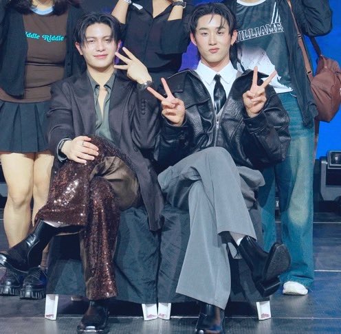 จักกะเอสสึ 👩💻 แฟนสาวดีนสุดหล่อ tweet media