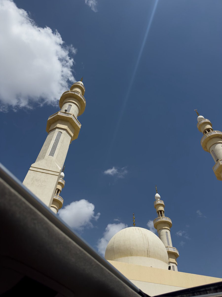 Bo_rakan230's tweet photo. اللهم صل وسلم وبارك على نبينا محمد وعلى آله وصحبه اجمعين 
#الجمعة 
#الكويت_الآن https://t.co/EUzDLNQoym