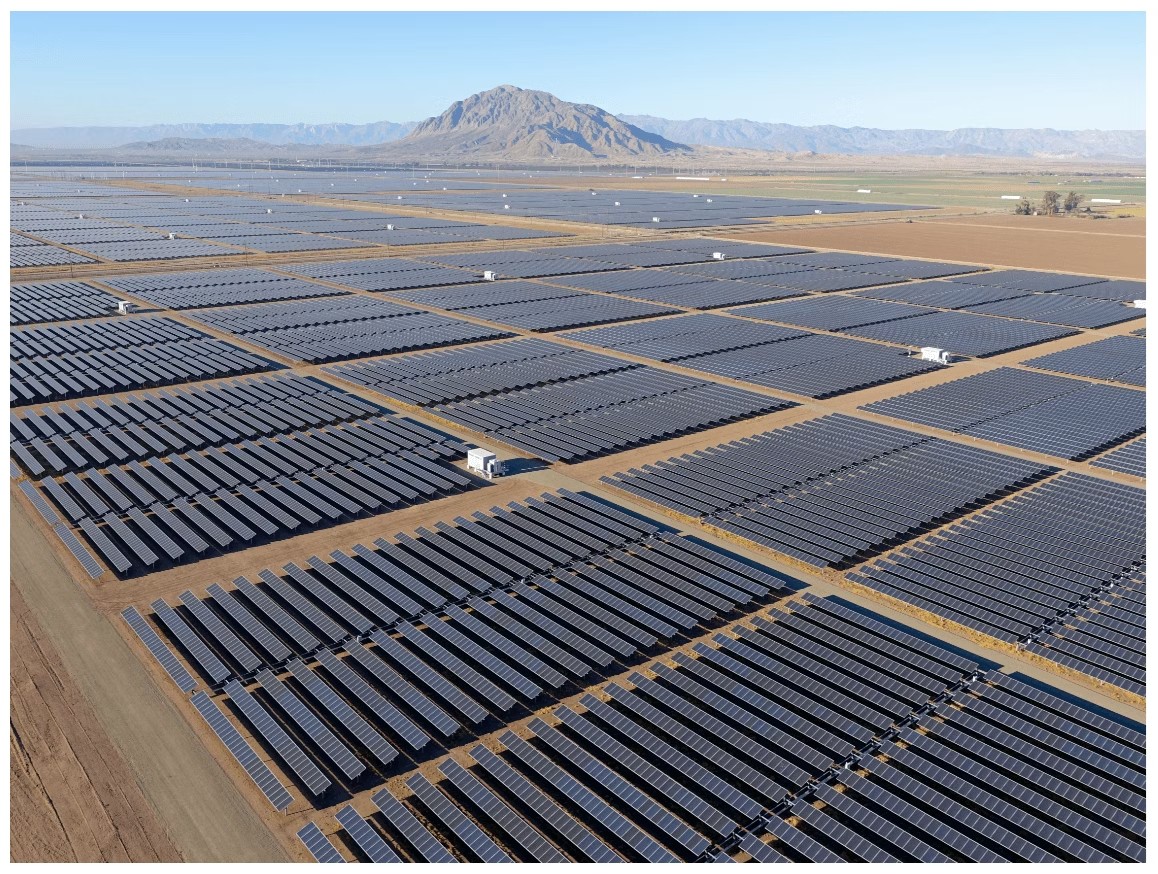 AFSIA_Official's tweet image. Morocco – Financing
Sound Energy secures $2.2M to expand gas &amp;amp; launch a solar JV with Gaia Energy, targeting 270 MW across 12 sites. Deployment would push Morocco’s utility‑scale solar past 1 GWp, joining Africa’s top 3 markets.

Read more: barlamantoday.com/2026/03/22/sou…

#Financing