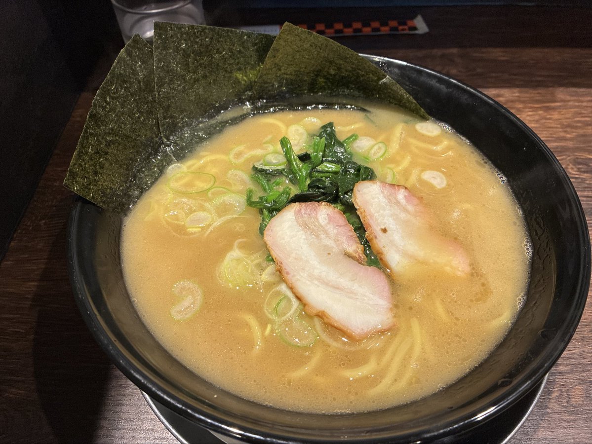 INO 🐤🍨 tweet media