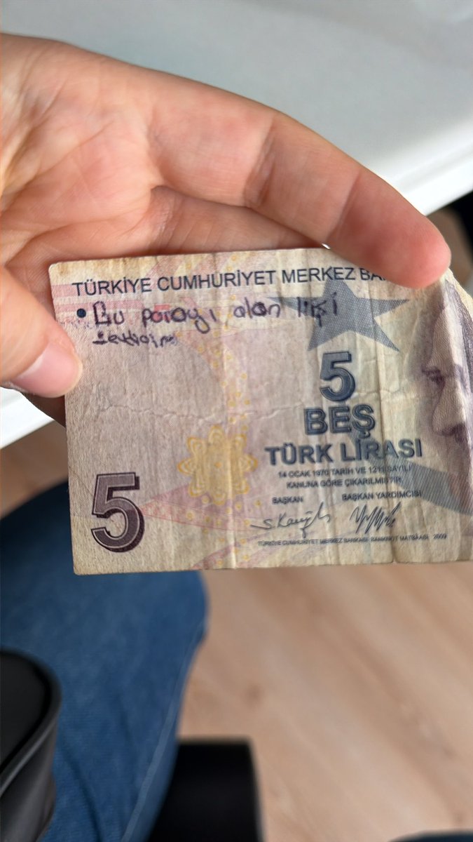 Arkadaşlar yayalım zaten okuyamadım ne yazıyor