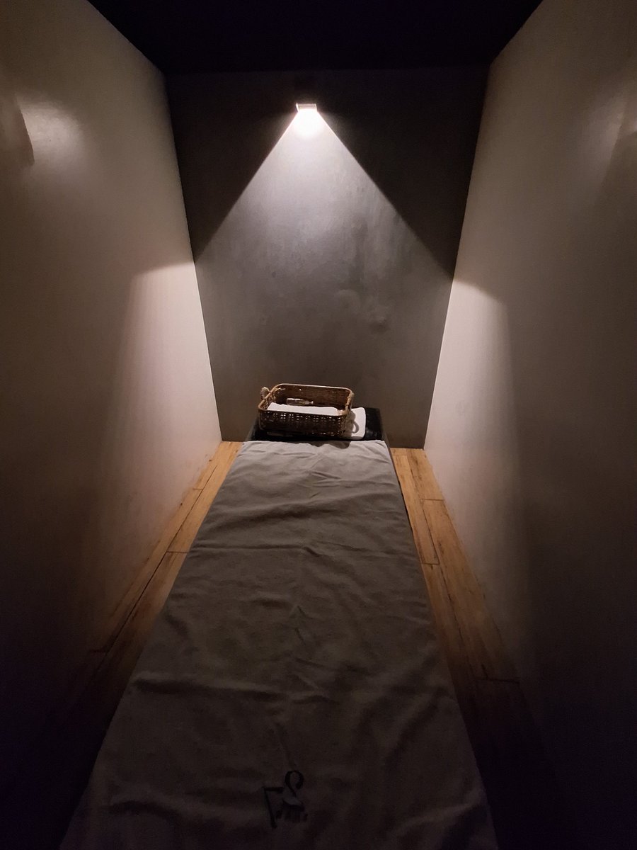 Magrelax muna mga bakla. 🤣 Hard pressure!