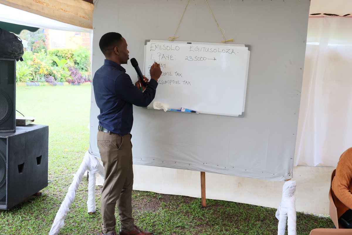 musinguzi ❤ tweet media