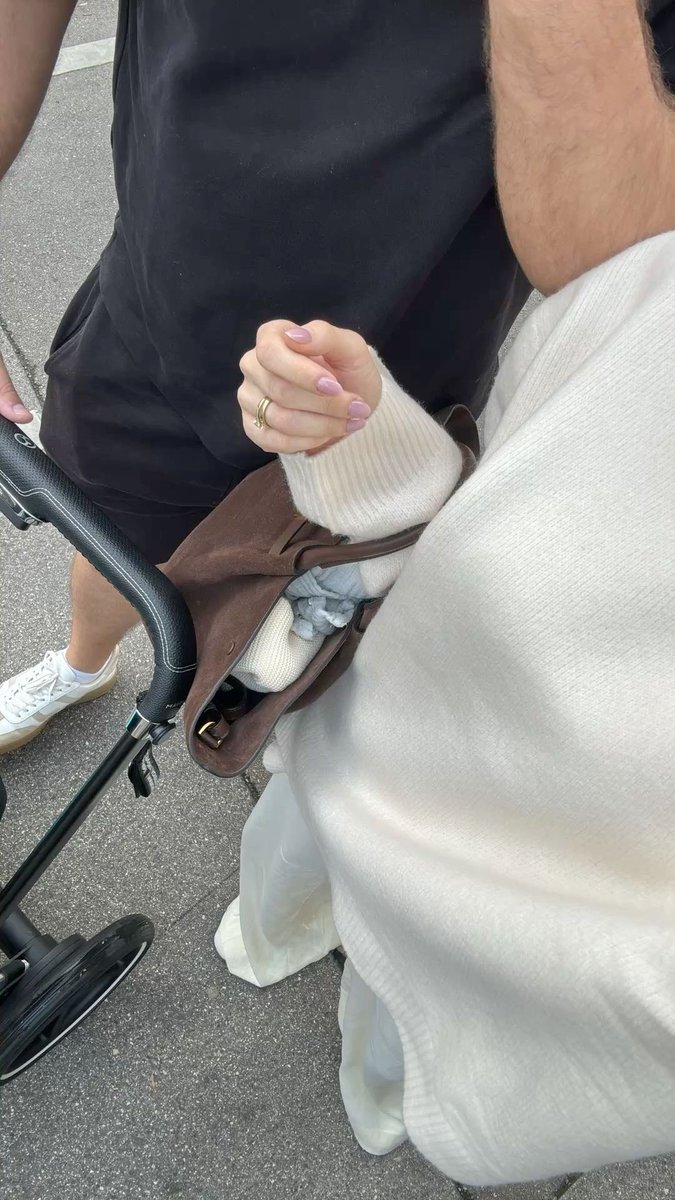 𓆸 figürsel tweet media