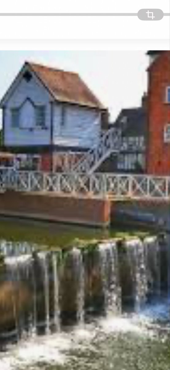 leerust1966's tweet photo. 3/8
But our rivers are no longer free-flowing wild places.
Weirs. Dams. Sluices. Flood defences.
Man-made barriers that stop life in its tracks.
#EelFirst
#RiverRestoration https://t.co/2TCAyQRMsn