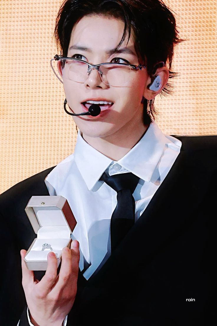 ENHYPEN IS 7 bring Heeseung Back tweet media