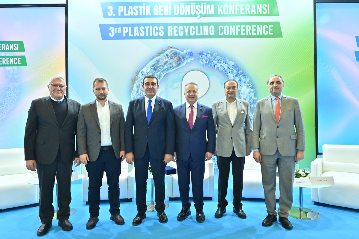 PAGEV1989's tweet photo. 27 Mart’ta, PAGÇEV 3. Plastik Geri Dönüşüm Konferansı’nın 2. gününde, 4. panel “Tekstil Geri Dönüşümü” temasıyla gerçekleştirildi. https://t.co/d5YxP83yHm