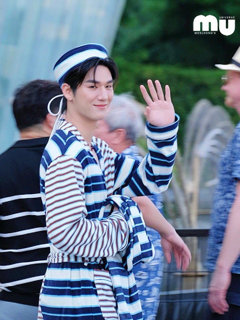 Moslhong's Universe tweet media