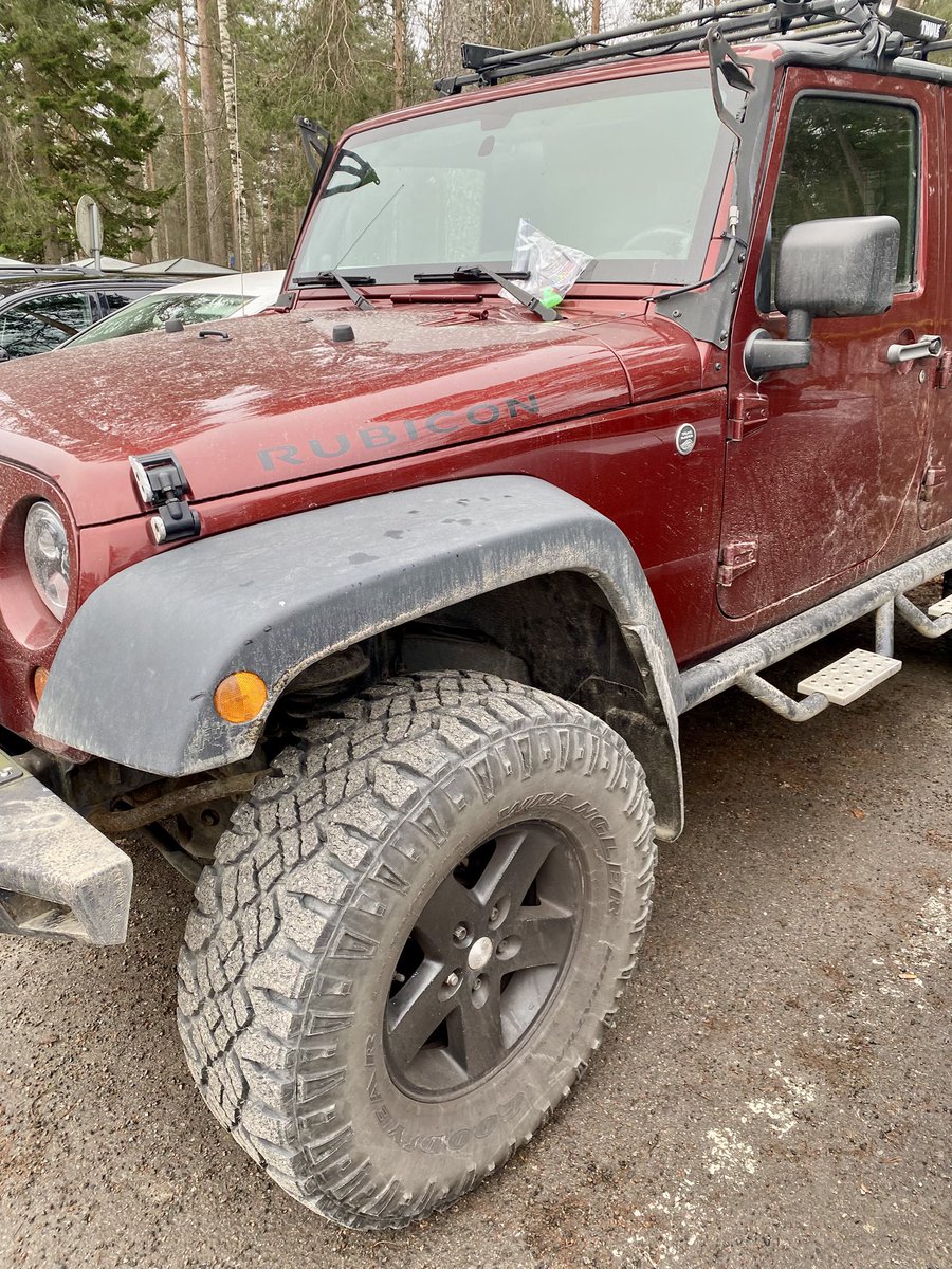 Truckergirl10's tweet image. Ducking a Jeep for the first time 😂
#Jeep