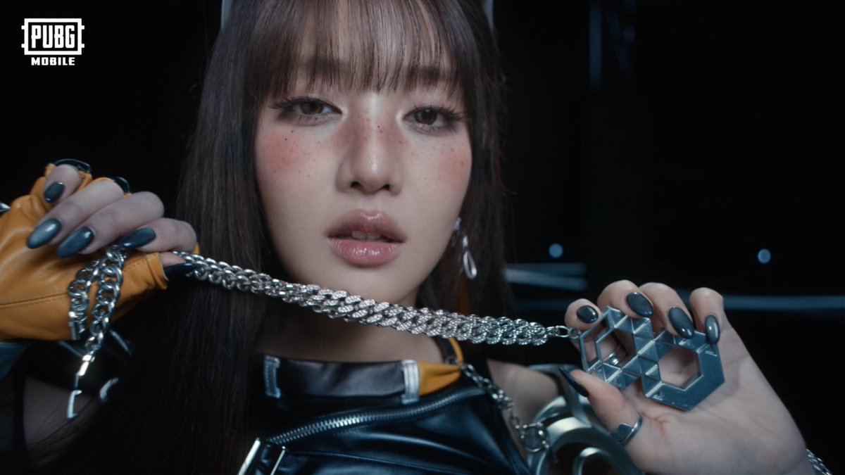 RainbowNewsent's tweet image. เคมีสุดปัง! “BamBam – MINNIE” ในเอ็มวีตัวเต็มPUBG MOBILE - CARRY YOU ถ่ายทอดอารมณ์ สร้างแรงบันดาลใจและพลังของเพื่อนบนโลกออนไลน์ ฉลองครบรอบ 8 ปี PUBG MOBILE

#PUBGMxBamBamMINNIE
#BamBam #Minnie

27 มีนาคม : ศิลปิน K-POP สายเลือดไทยระดับโลก “BamBam – MINNIE” แบมแบม - กันต์พิมุกต์