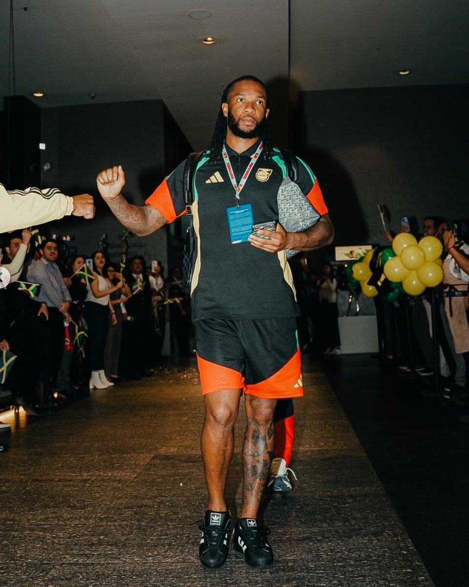 Luton Town FC tweet media