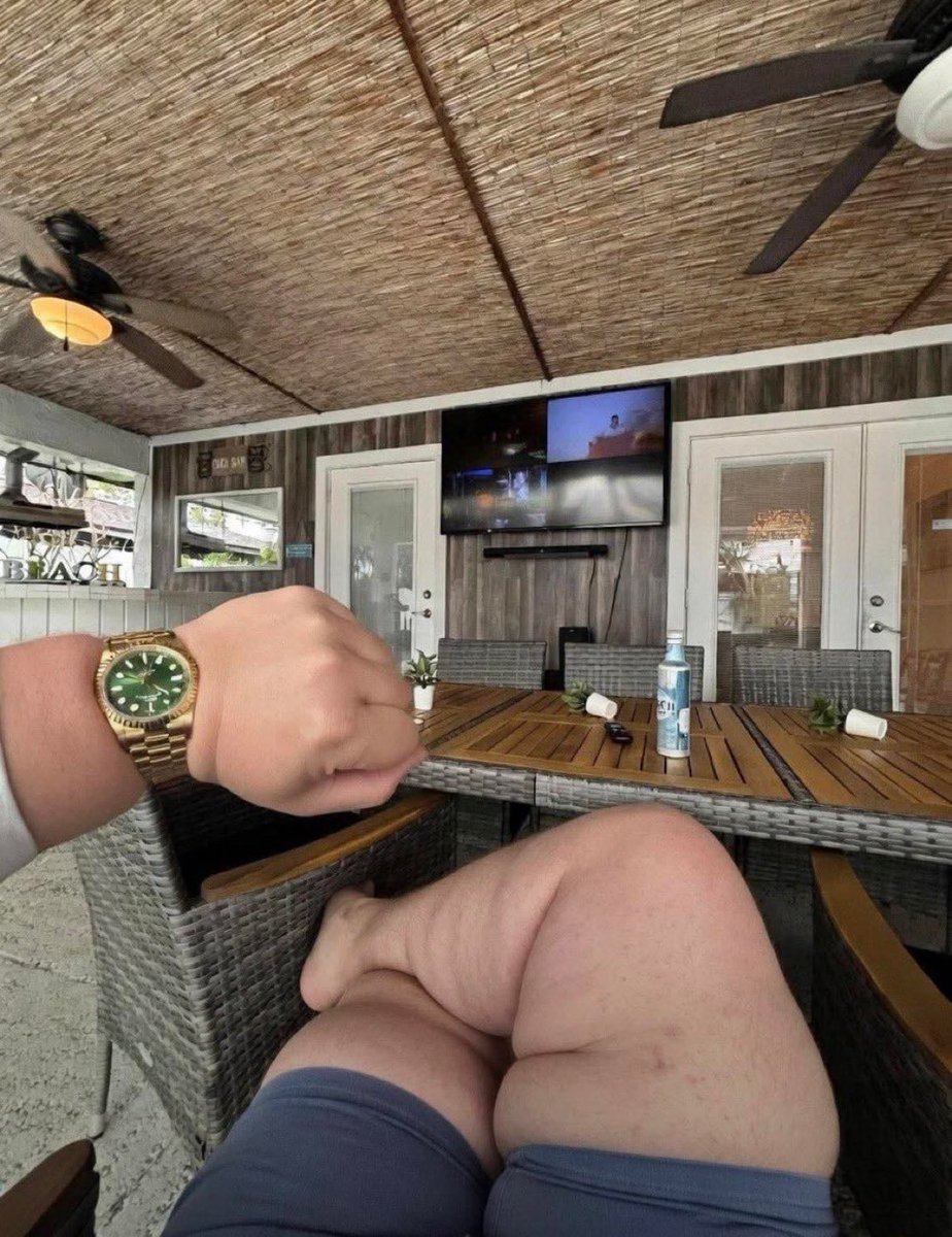 Minister 🔮 tweet media