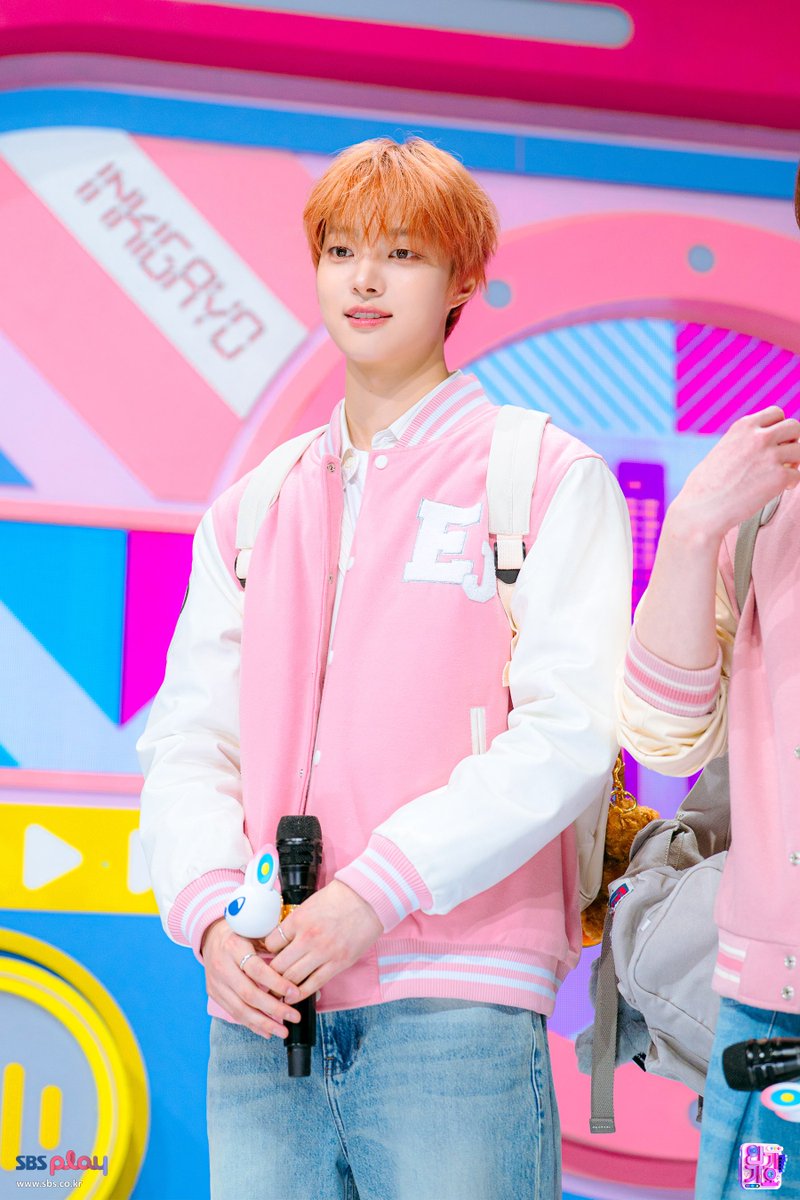 🕯️神 tweet media