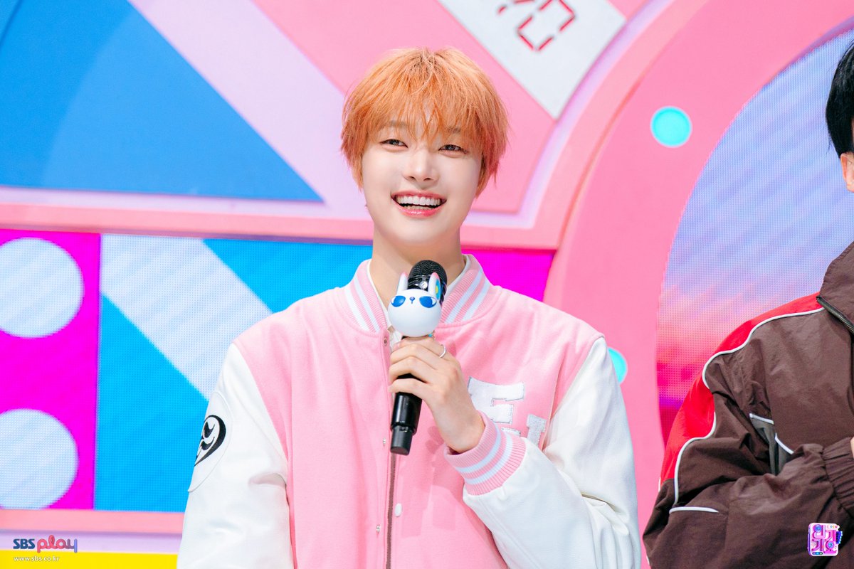 🕯️神 tweet media