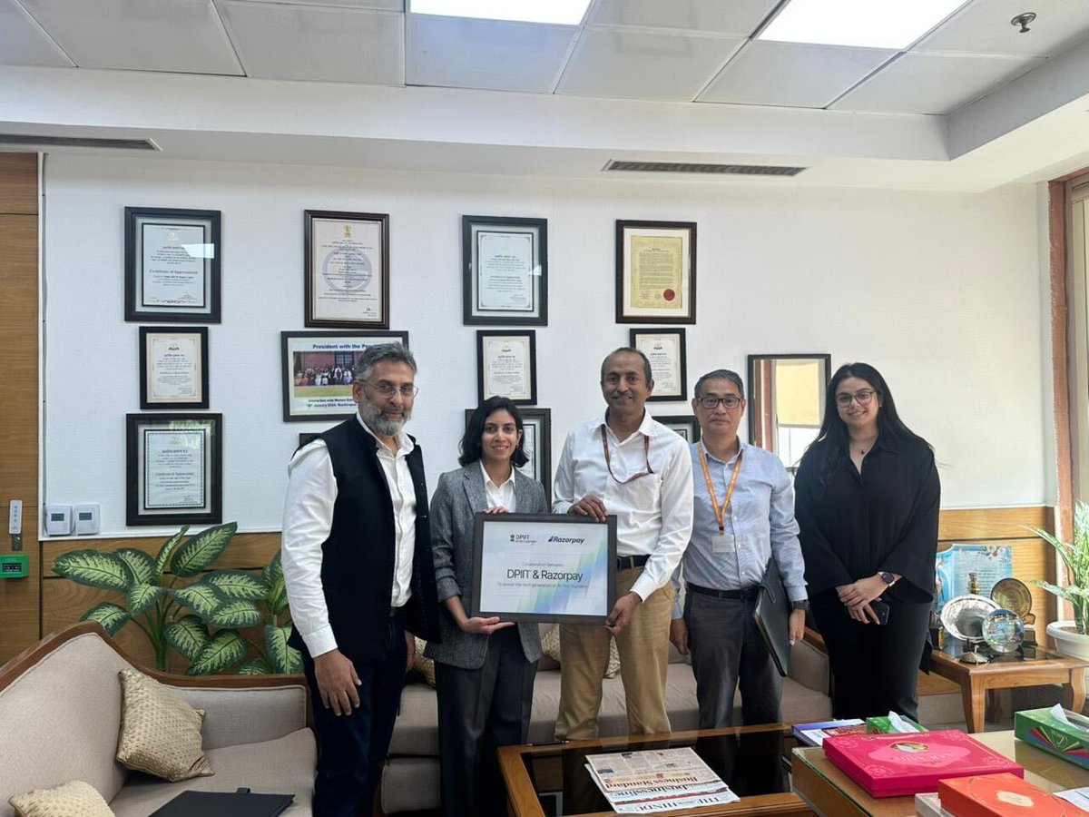 Razorpay tweet media