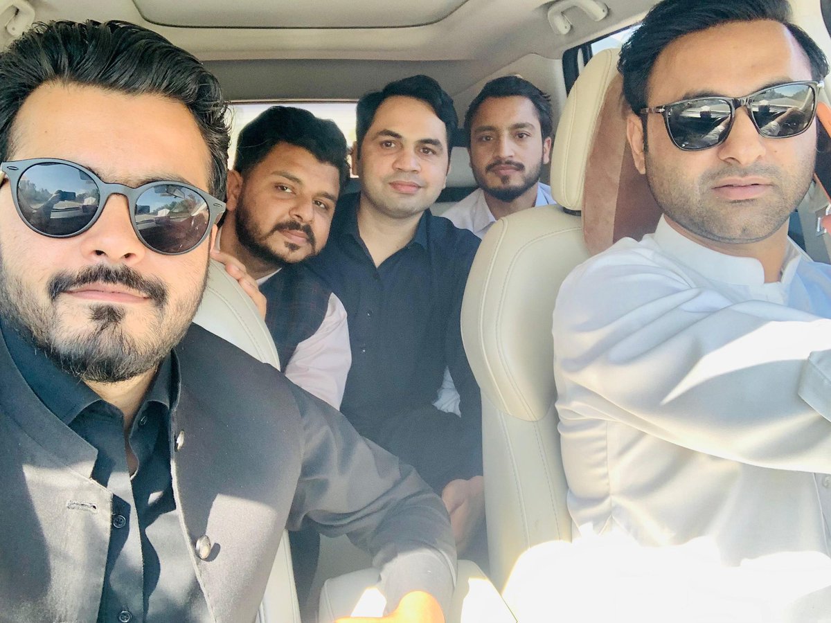 IsfIslamabad's tweet photo. مرکزی صدر امجد علی شاہ اور صدرآئی ایس ایف اسلام آباد صہیب الیاس  آئی ایس ایف ٹیم کے ہمراہ پشاور میں عمران خان رہائی امن موومنٹ کی ممبر شپ لانچنگ  تقریب میں شمولیت کے لیے روانہ
#ISF #ISFISB https://t.co/EHa4gTeX1X