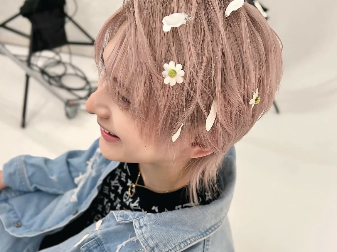 昼職ホス狂い tweet media