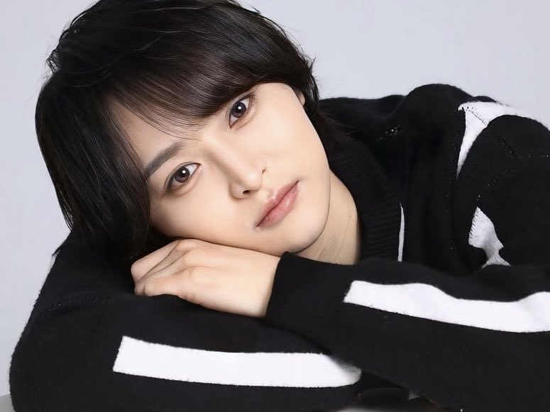 昼職ホス狂い tweet media