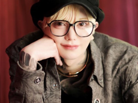 昼職ホス狂い tweet media