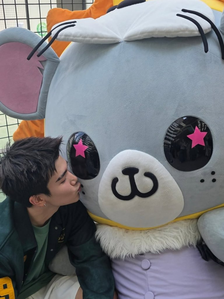 Happy birthday to my little one, <a href="/lookkhunnoou/">🦁🐭</a>! Papa wishes you all the best. ‹3 Let's join the party, everyone! A small wish for 𝗡𝗵𝗼𝗼 means a lot. 🎂⭐