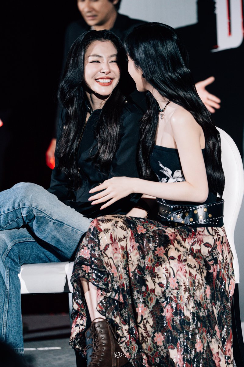 𝐾𝐷 ◡̈ tweet media