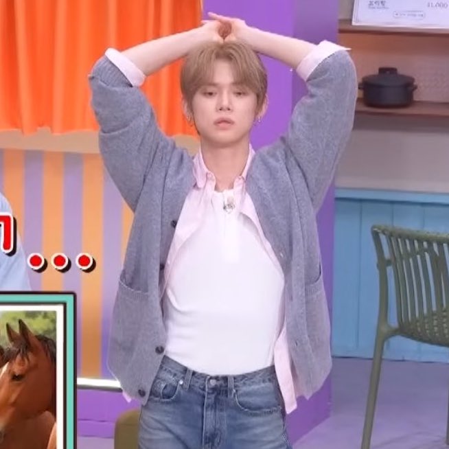 v ✌️ 𖣂 tweet media