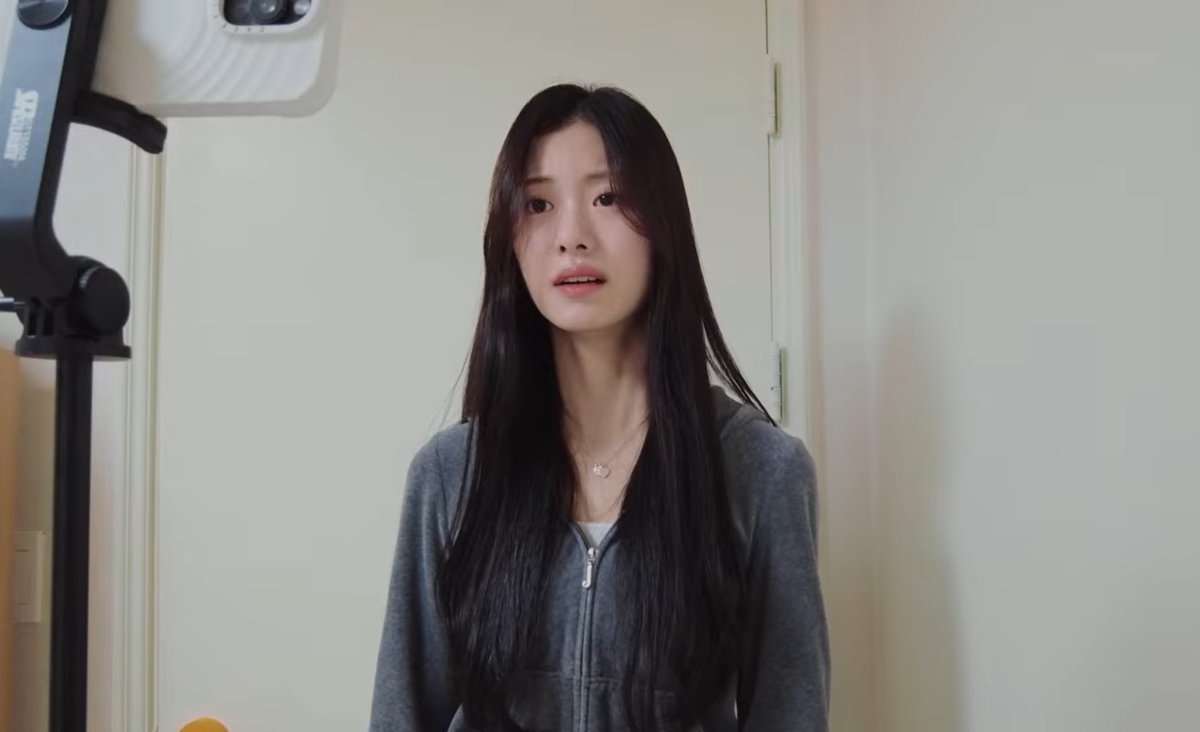 🤍🐰 27/03/26 🐰🤍

” การัม I’m back “

การัมกลับมาพร้อมกับ vlog ep 2 วันนี้ได้เห็นการัมแสดงบทบาทดราม่าร้องไห้ น้ำตาคลอด้วย ซึ่งการัมทำได้ดีมากๆ แถมเล่นกีตาร์ให้ฟังด้วย ☺️

📍 youtu.be/VZyacDbR6eQ?si…

ฝากติดตามการัมกันด้วยน้า~ 🤍🐰
จะ 2 แสนผู้ติดตามแย้ว~

#การัม #kimgaram #김가람