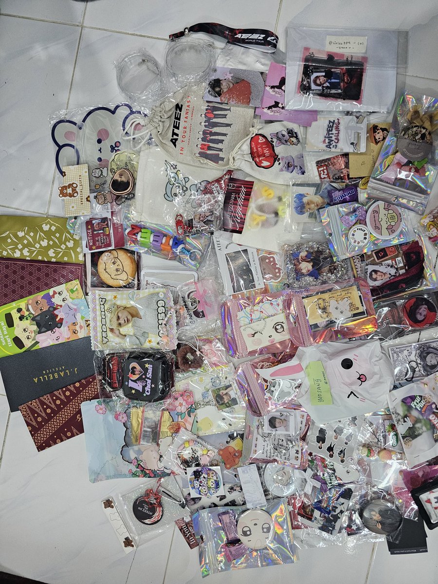 Tq so much for all the freebies 😭. Its my first time getting this much because im usually so shy to ask for freebies 🥹. I'm so sad i didnt manage to find all traders as we dont have much time. All the traders freebies are still with me. Dm me ya to see if we can meet later 🥹