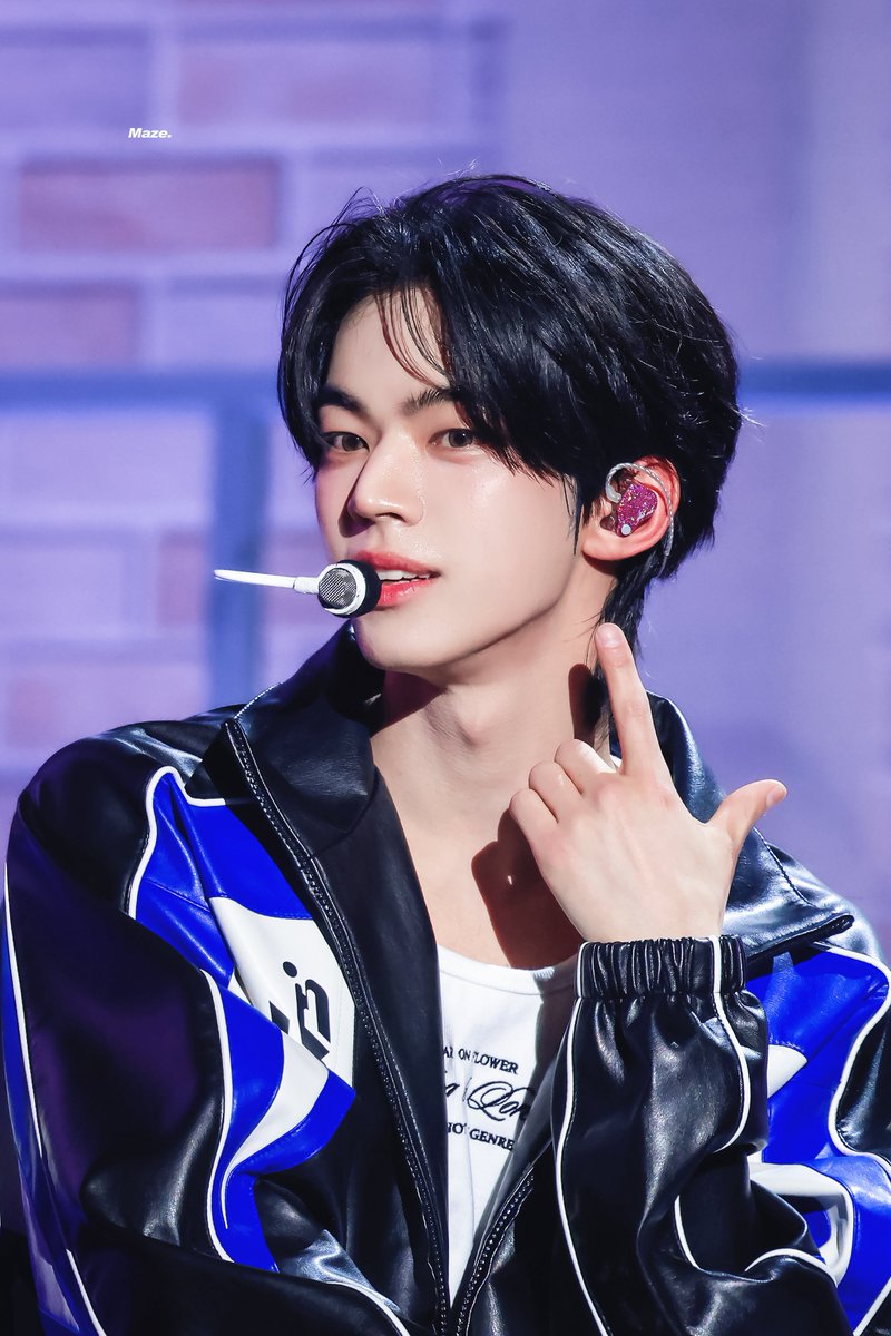 𝙈𝙖𝙯𝙚. tweet media