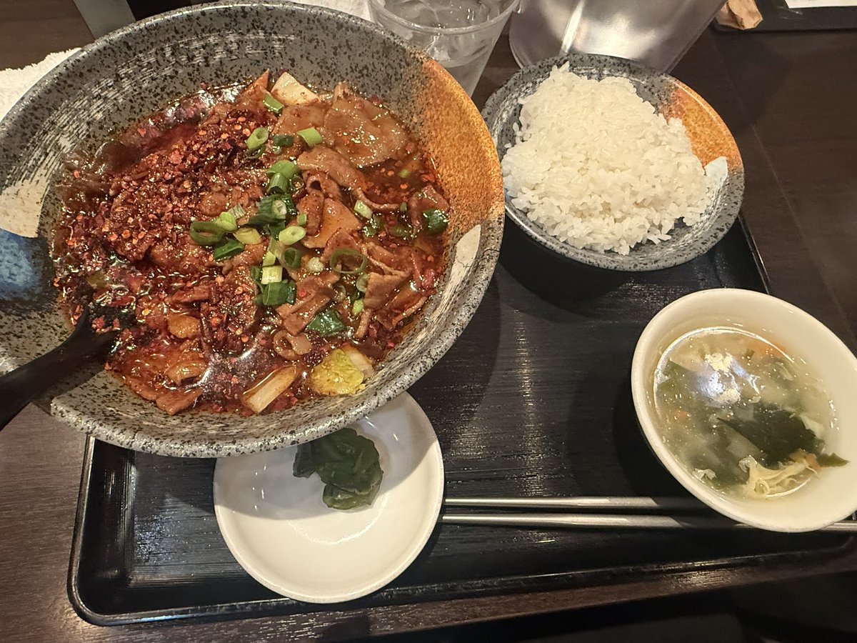 シンウ tweet media