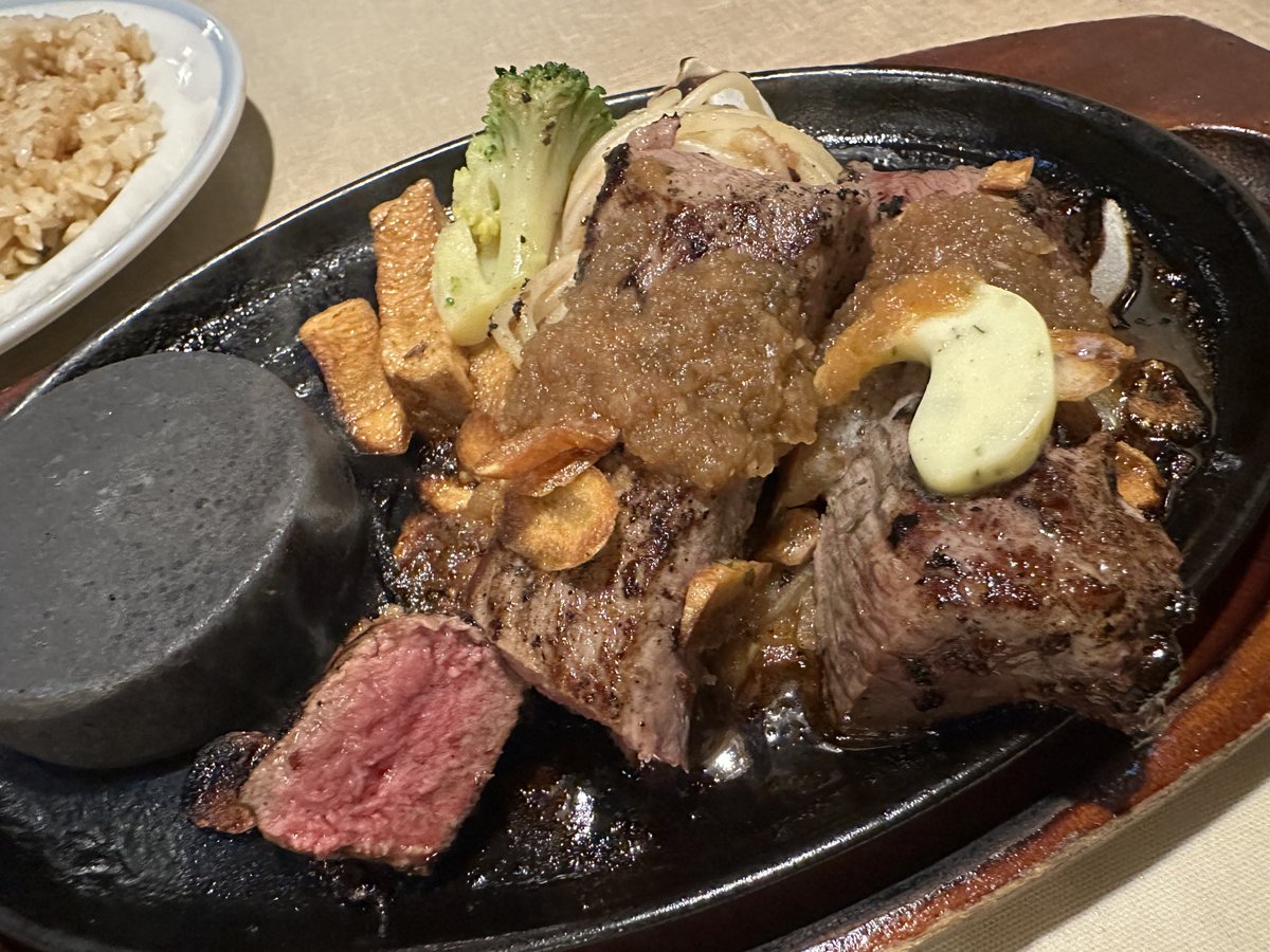 MK_RENAKO's tweet photo. 夜ご飯はステーキ🥰 https://t.co/6r3P4kROeZ